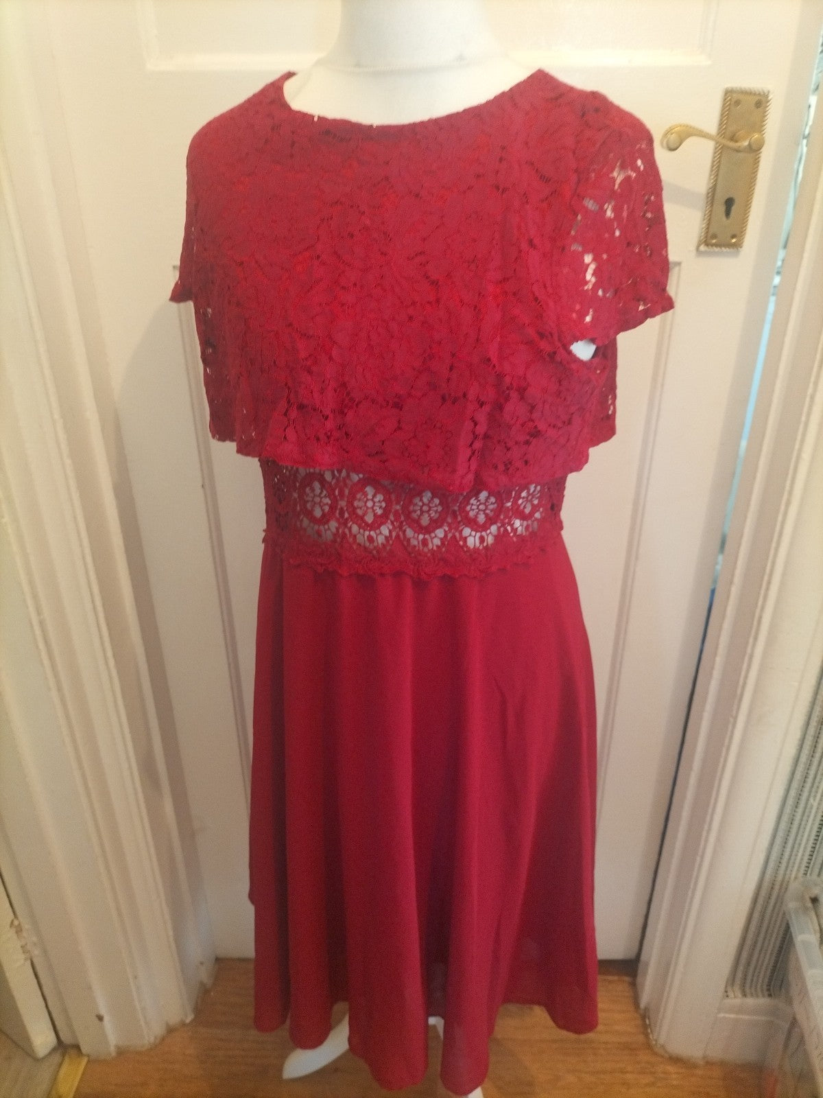 Ladies Boohoo Size 12 Burgundy Purple Lace Upper Short Sleeve Dress