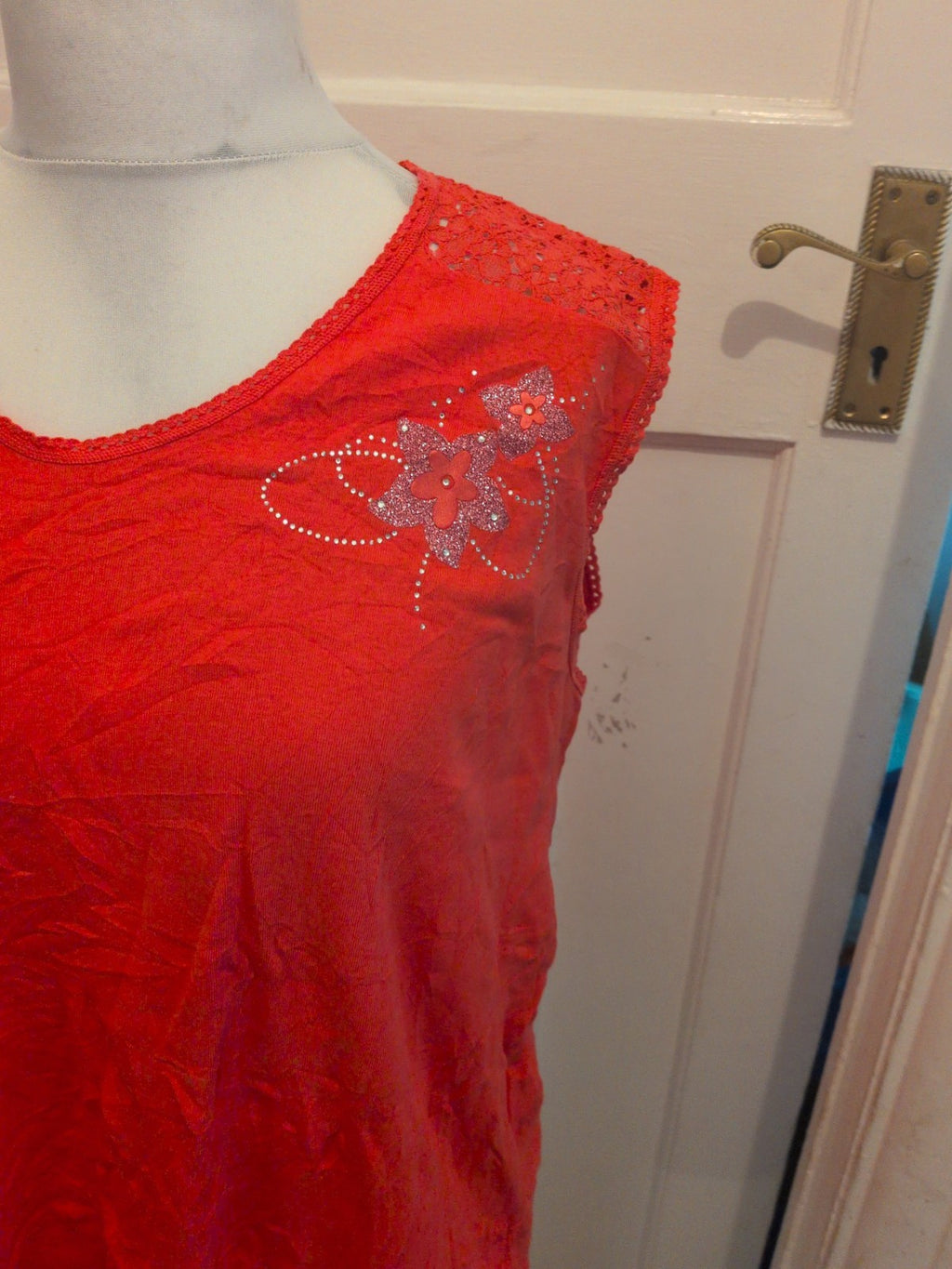 Afibel 24/26 Cerise Scoop Neck Sleeveless Blouse