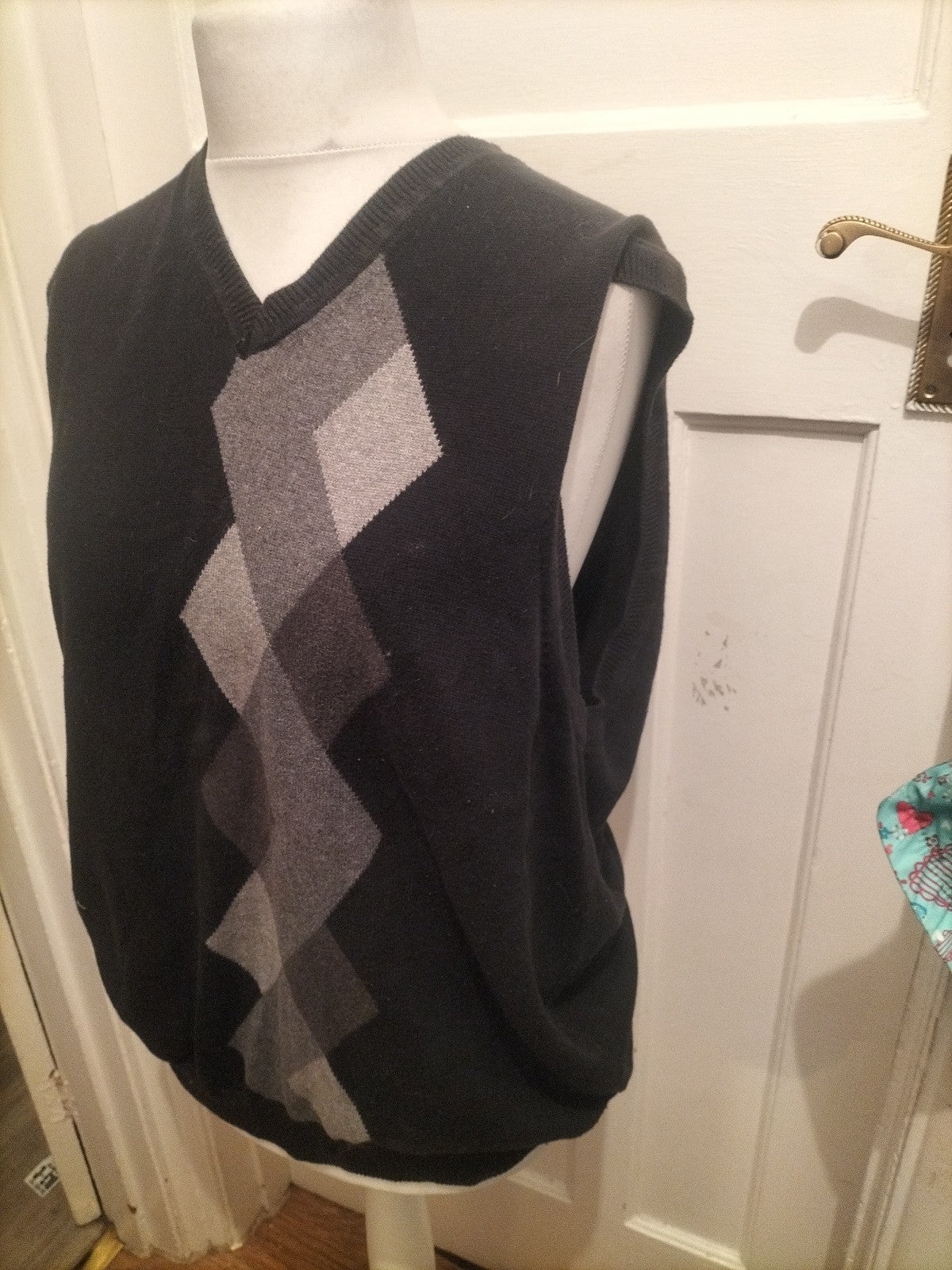 Van Heusen Large Black Sleeveless Jumper