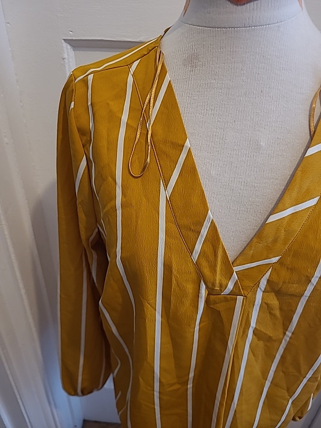 Ladies Papaya Size 16 Mustard White Long Sleeved Blouse