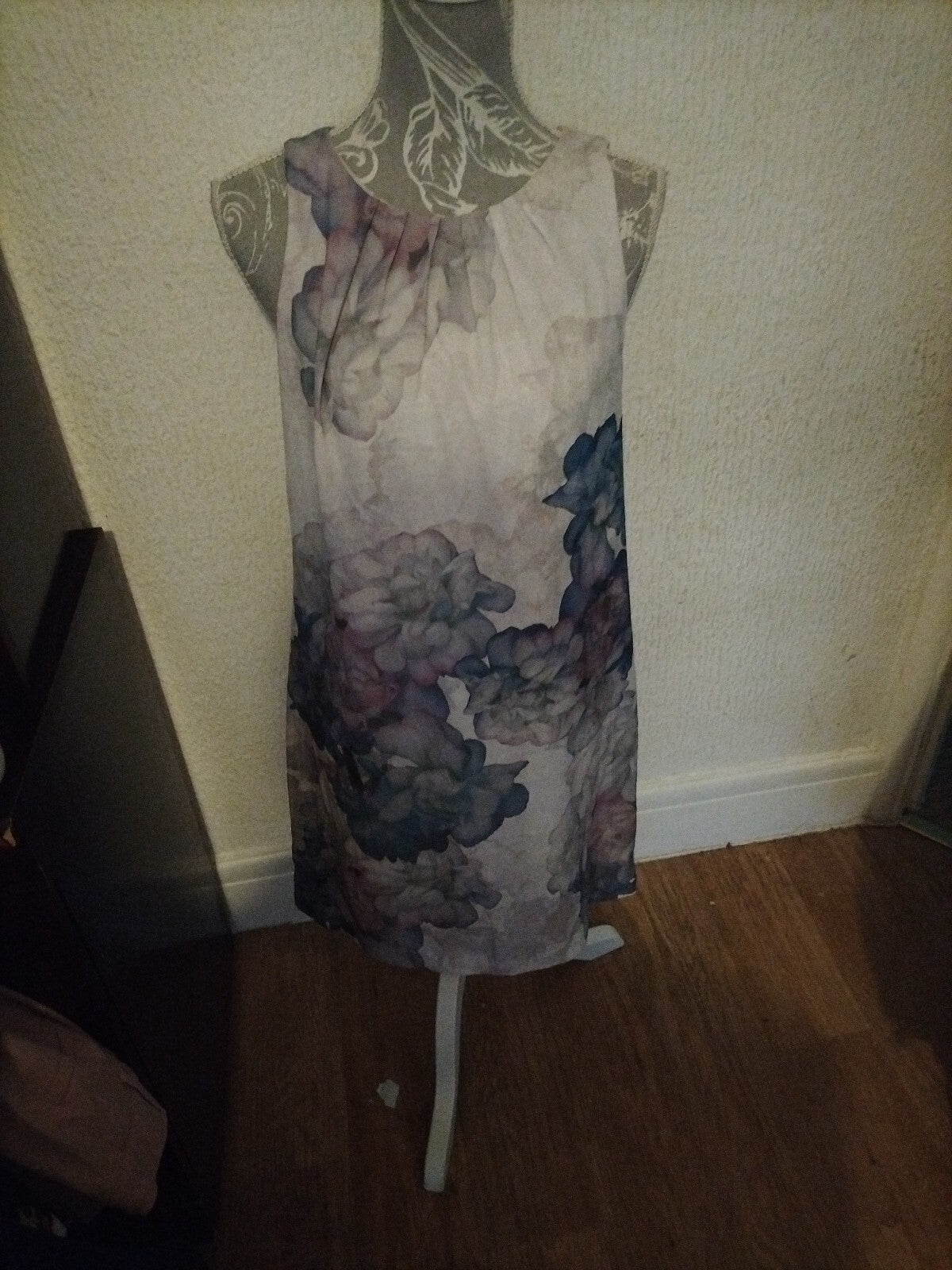 Ladies H+M Size 6 Floral Sleeveless Lined Dress