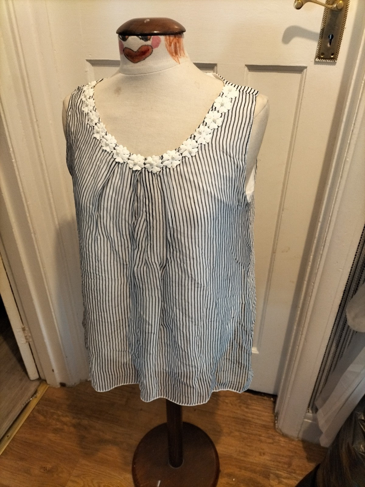 Ladies Rosemarine Size Large Striped Lined Sleeveless Blouse