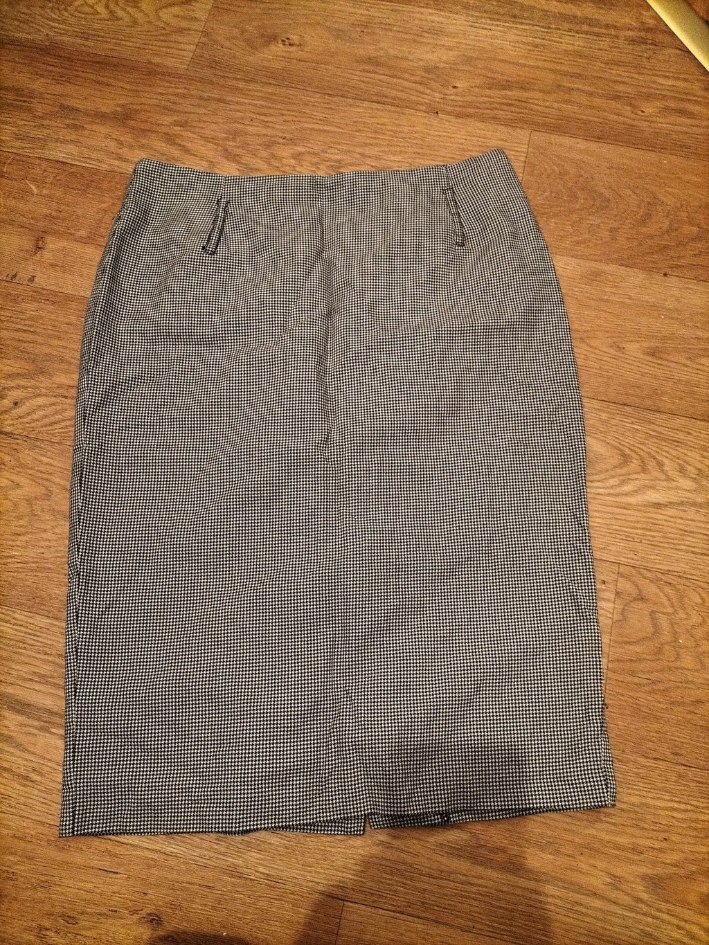 Ladies Oasis Size 10 Black And White Lined Pencil Skirt
