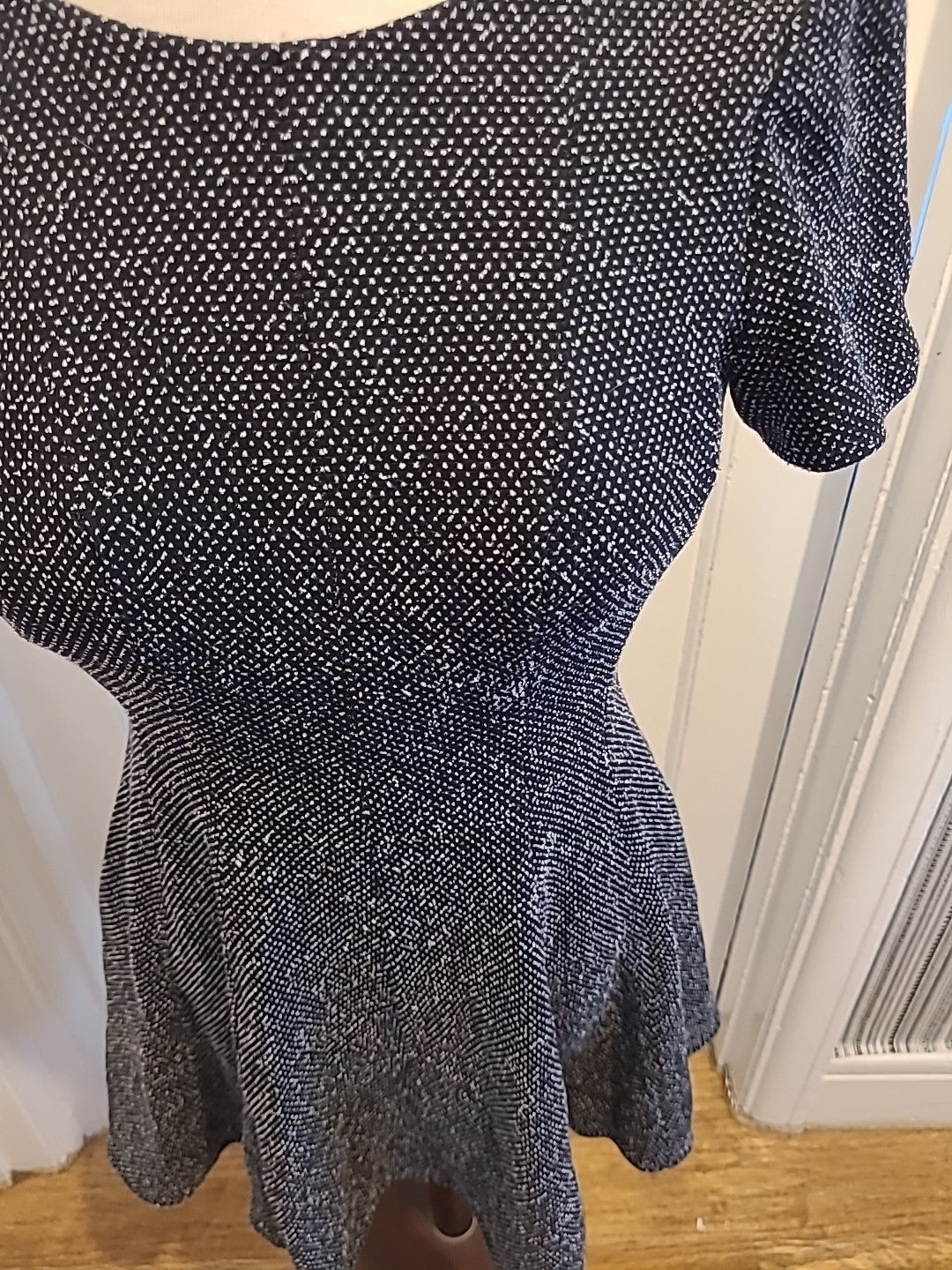 Ladies Tibi Size 4 Black And White Short Sleeved Dress
