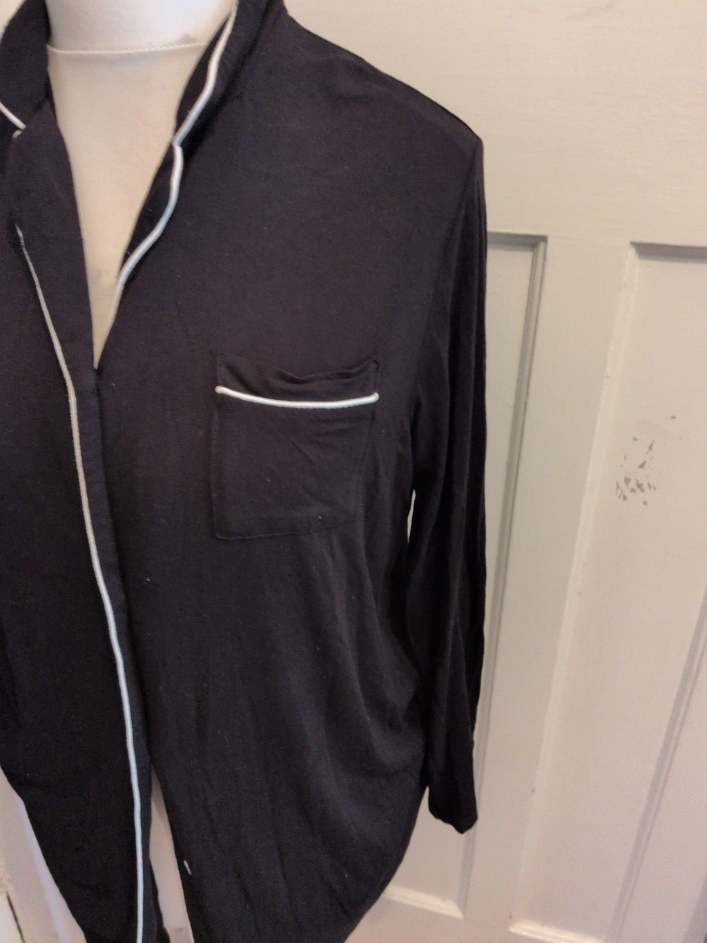 Ladies F&F Small Black With White Trim Long Sleeve Night Shirt