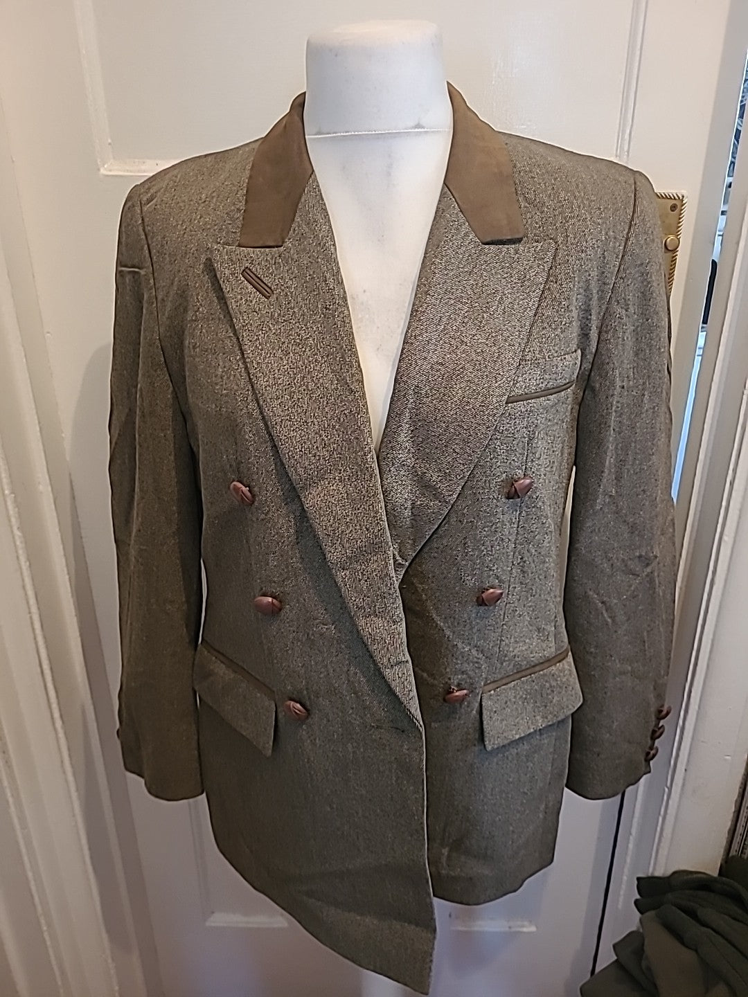 Ladies Size 12 Green Fleck Padded Lined Blazer
