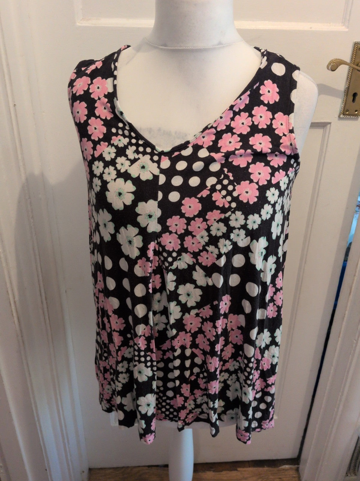 Tu 14 Black Pink And White Sleeveless Blouse Longline