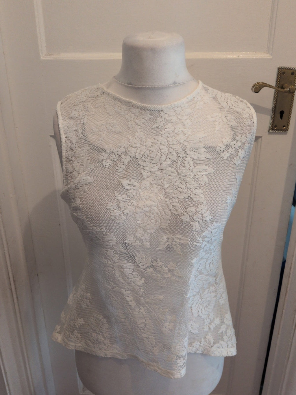 Ladies Medium White Lace See Through Short Sleeve T-shirt