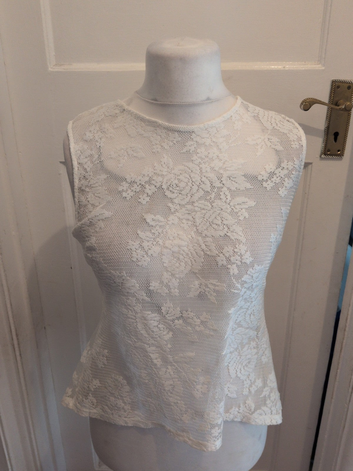 Ladies Medium White Lace See Through Short Sleeve T-shirt
