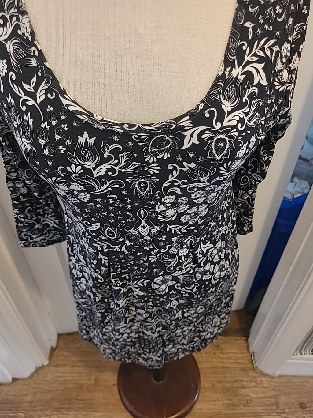 Ladies Tu Size 14 Black White Long Sleeved Dress