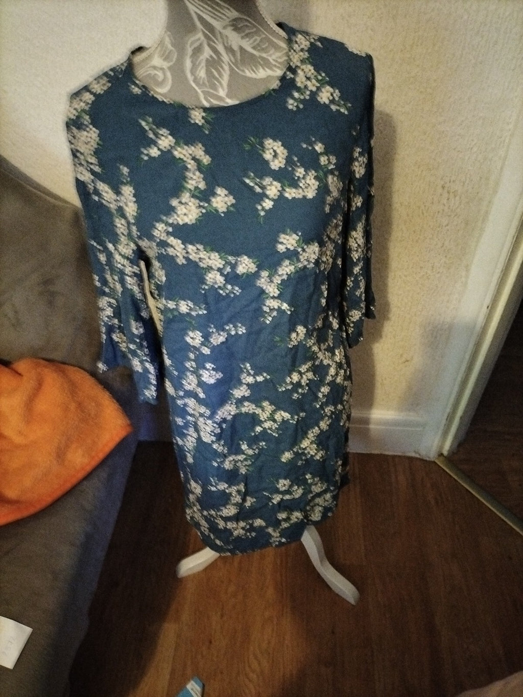 Ladies Size Medium Blue Floral Long Sleeved Dress