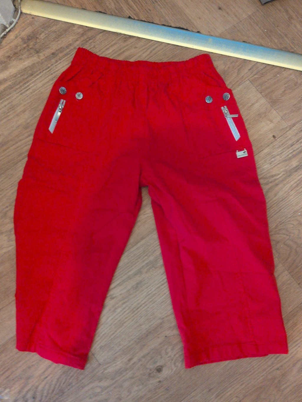Ladies Medium Red Elasticated Crop Trousers