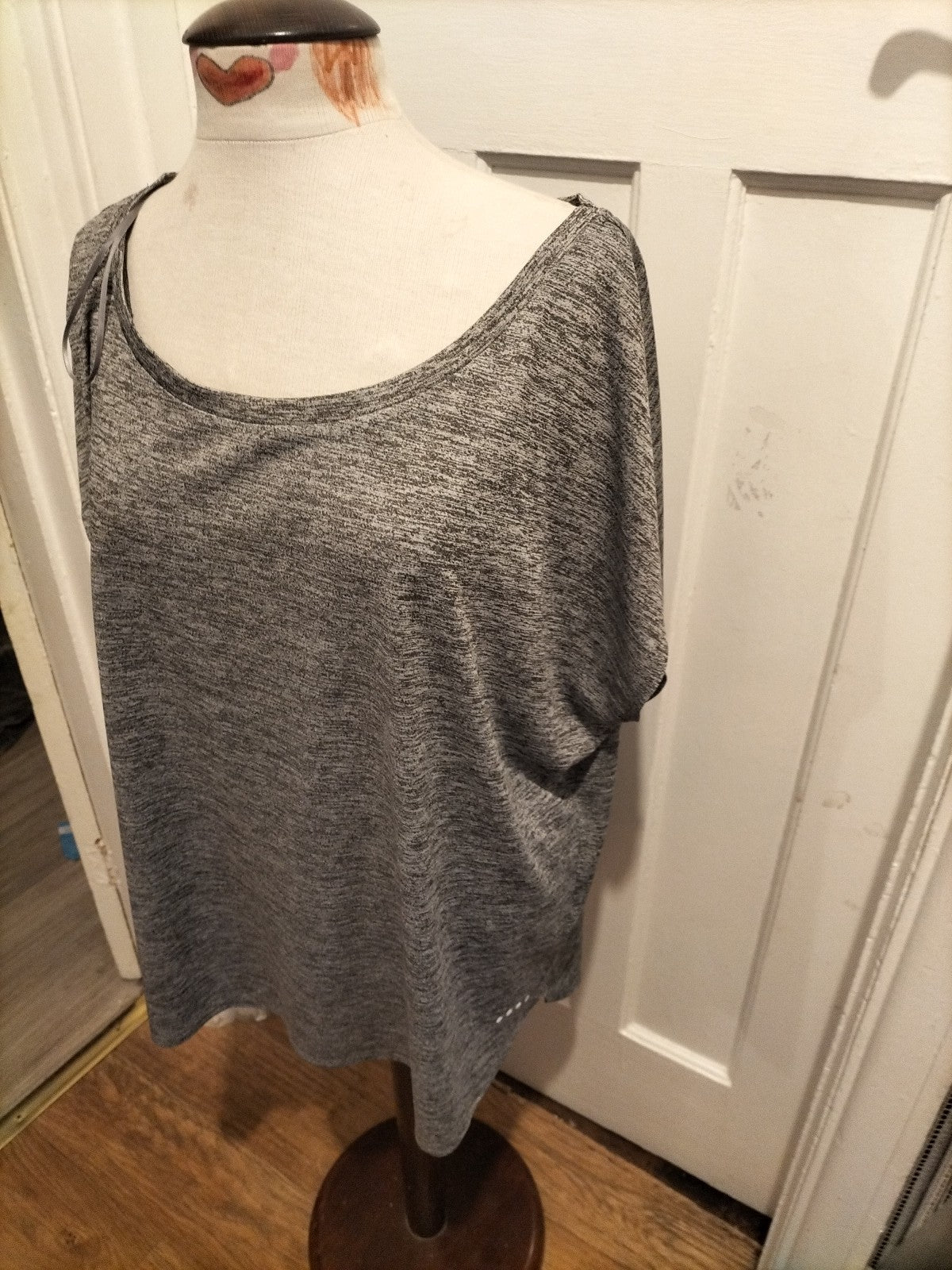 Ladies Souluxe Size XL Grey Fleck Short Sleeved Round Neck Tshirt