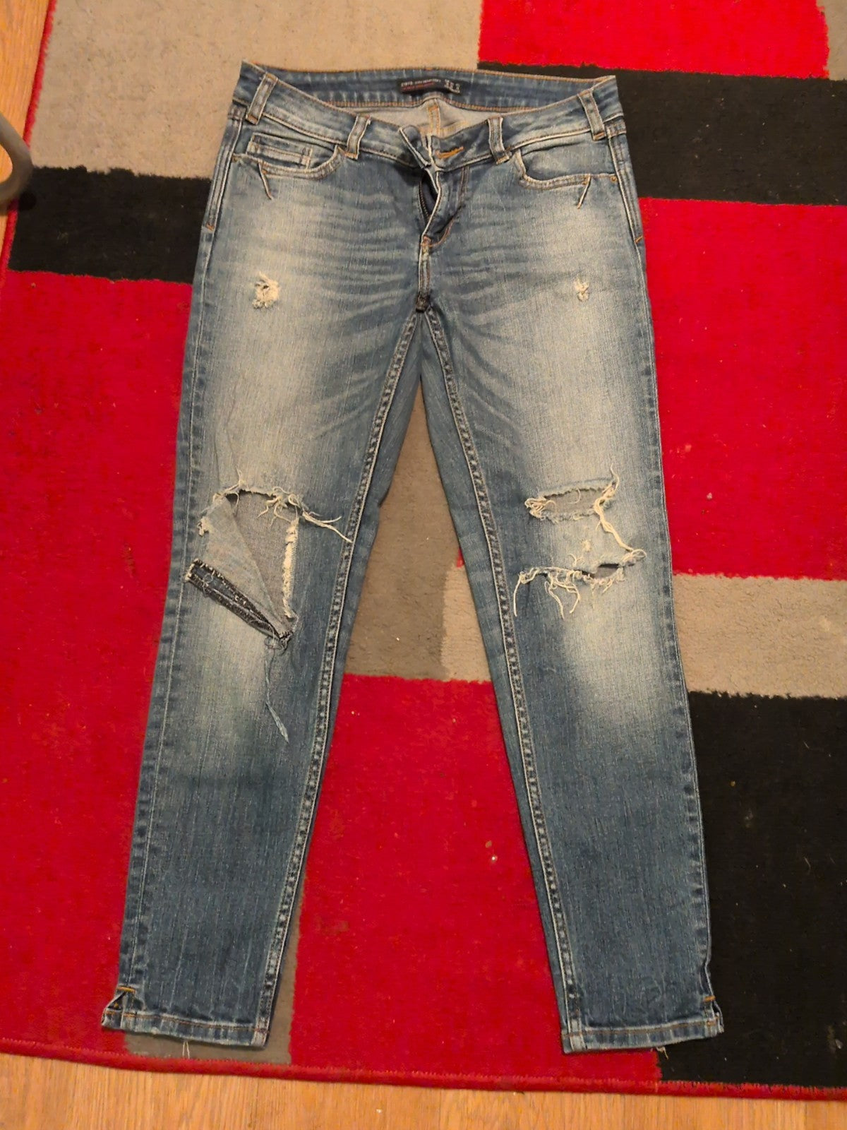 Ladies Zara Size 8 Ripped Denim Jeans