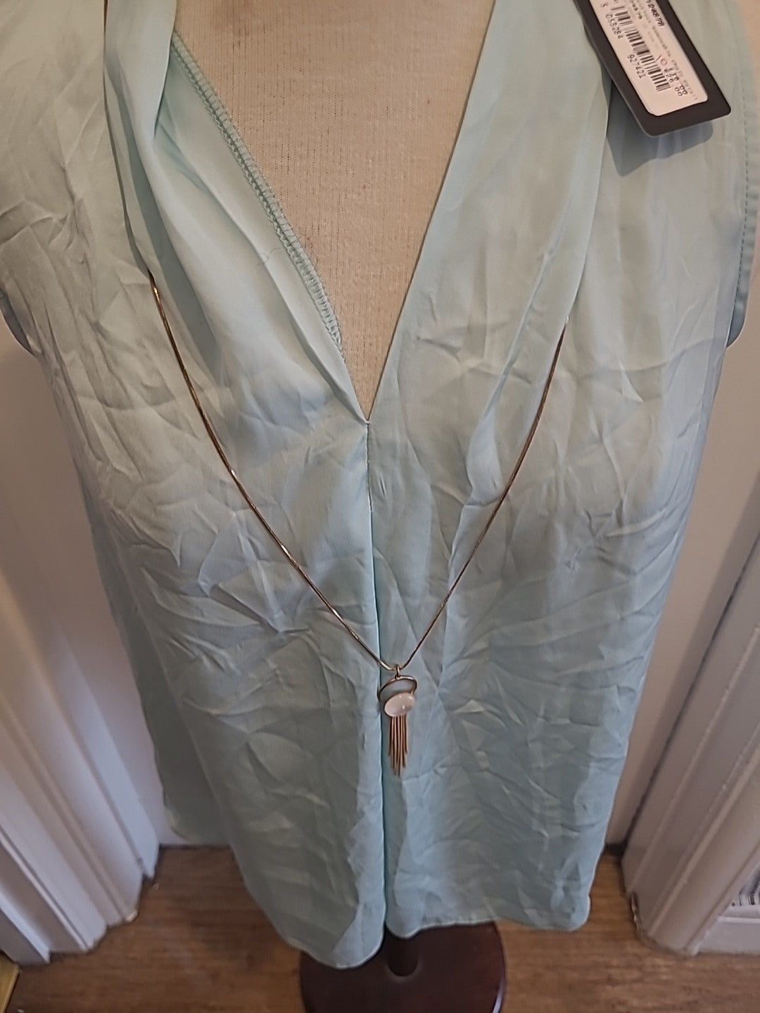 Ladies Izabel London Size 10 Mint Sleeveless Tshirt