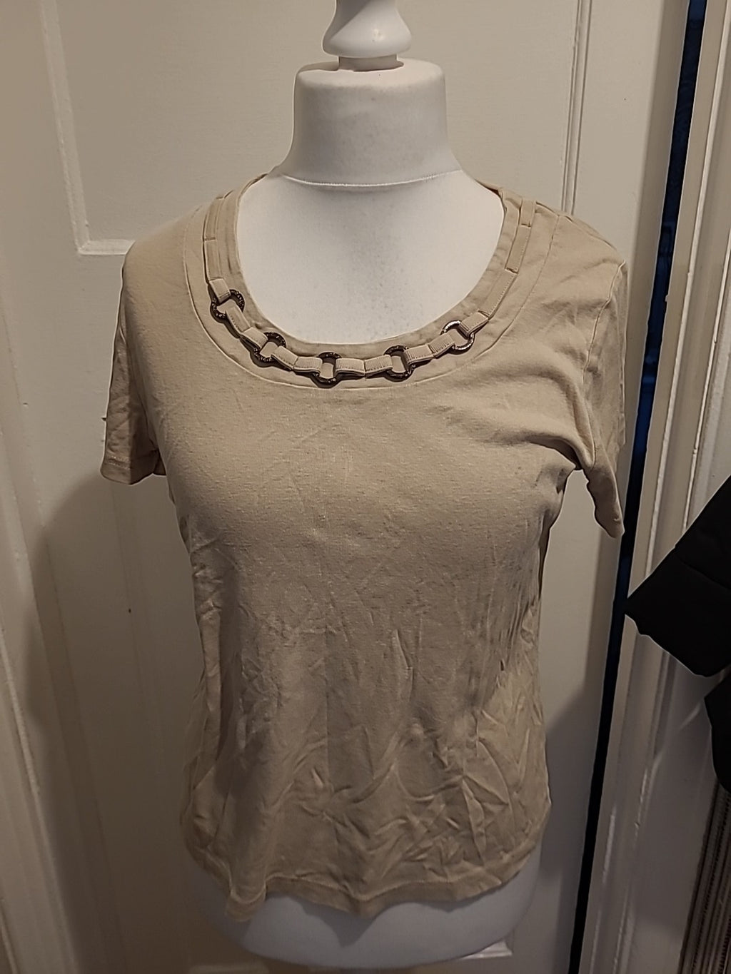 Ladies BM Size M Beige Short Sleeved Detail Neck Tshirt