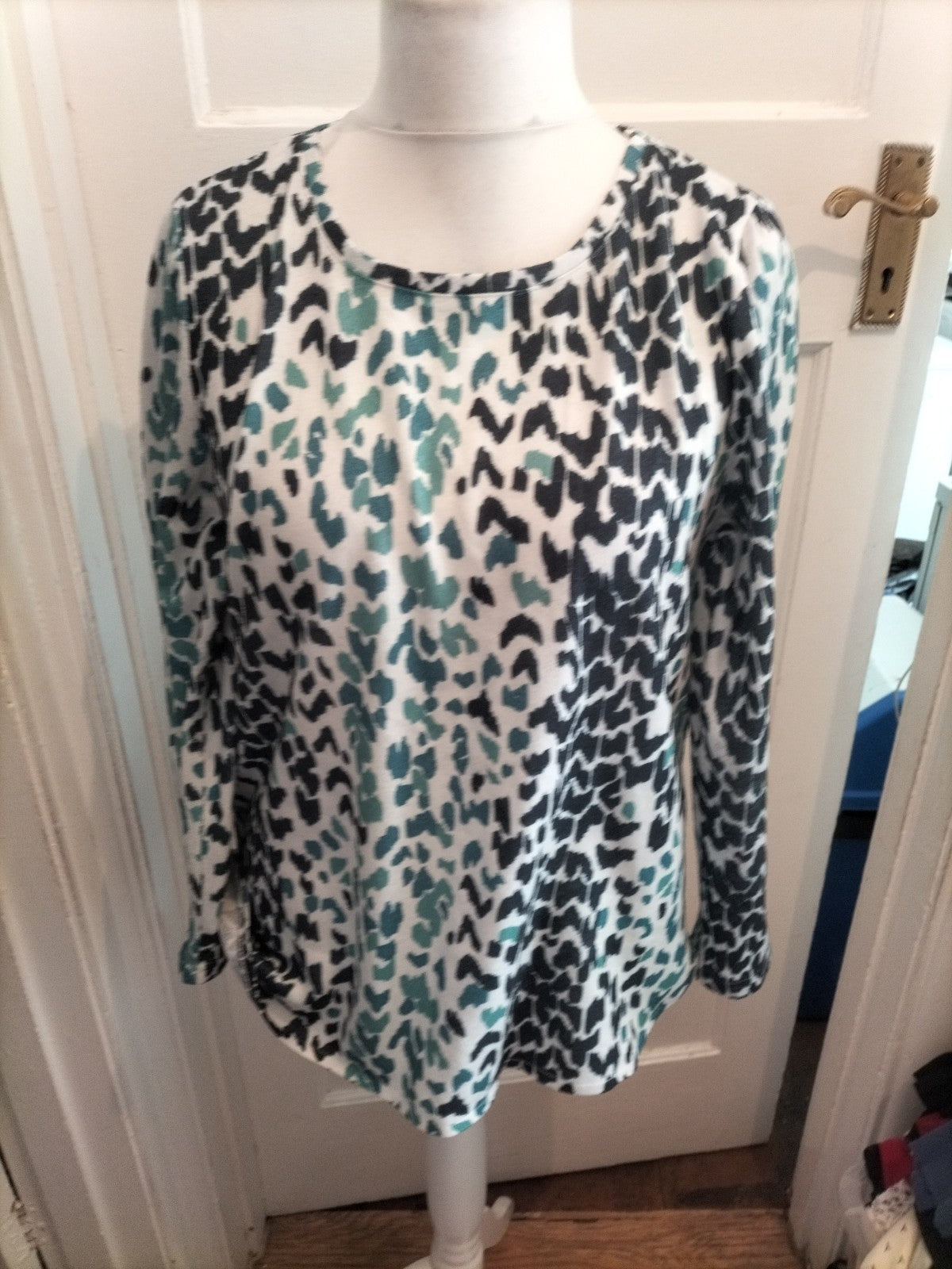 Love Leisure 16 Green And Navy Long Sleeved Lightweight Jumper