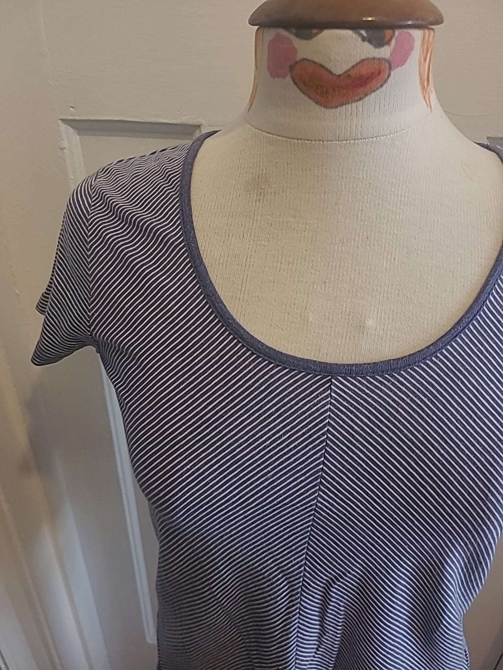 Ladies Thought Size 8 Blue White Striped Short Sleeved Tshirt