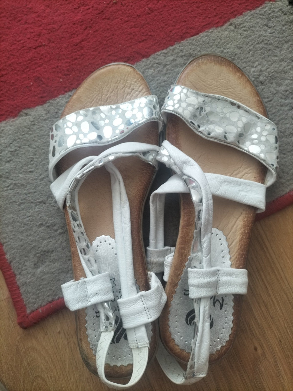 Maria Euro 38 White Open Strappy Sandals