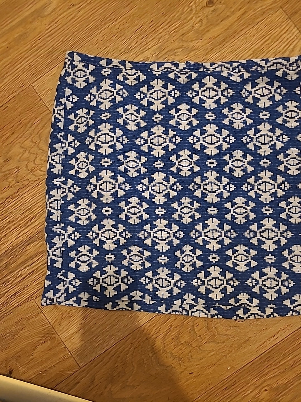 Ladies H&M Logg Size 10-12 Blue/White Short Skirt