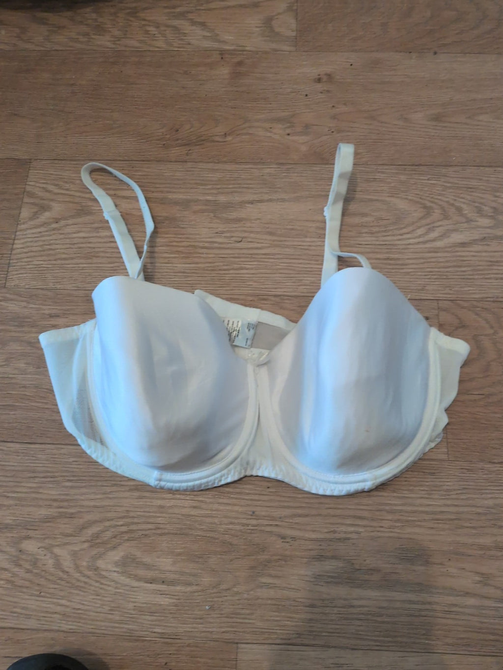 F&F 38D White Padded And Wired Bra