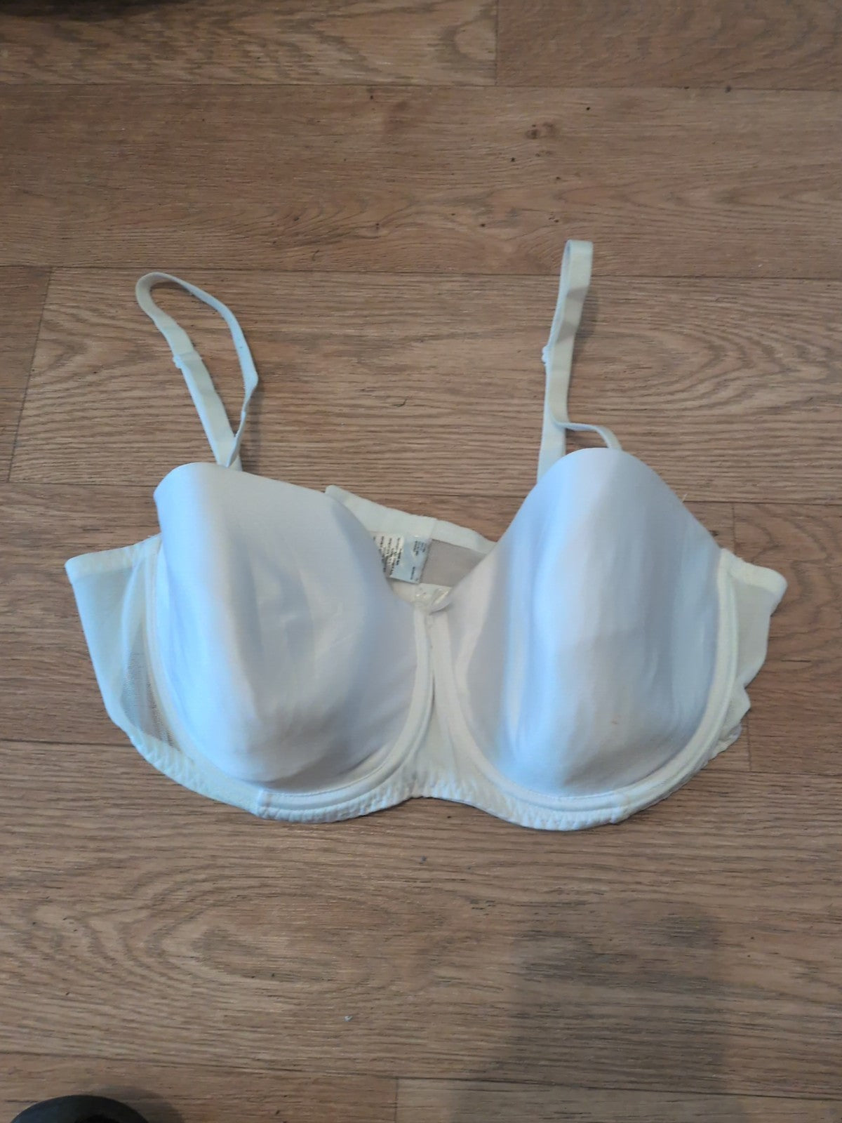 F&F 38D White Padded And Wired Bra