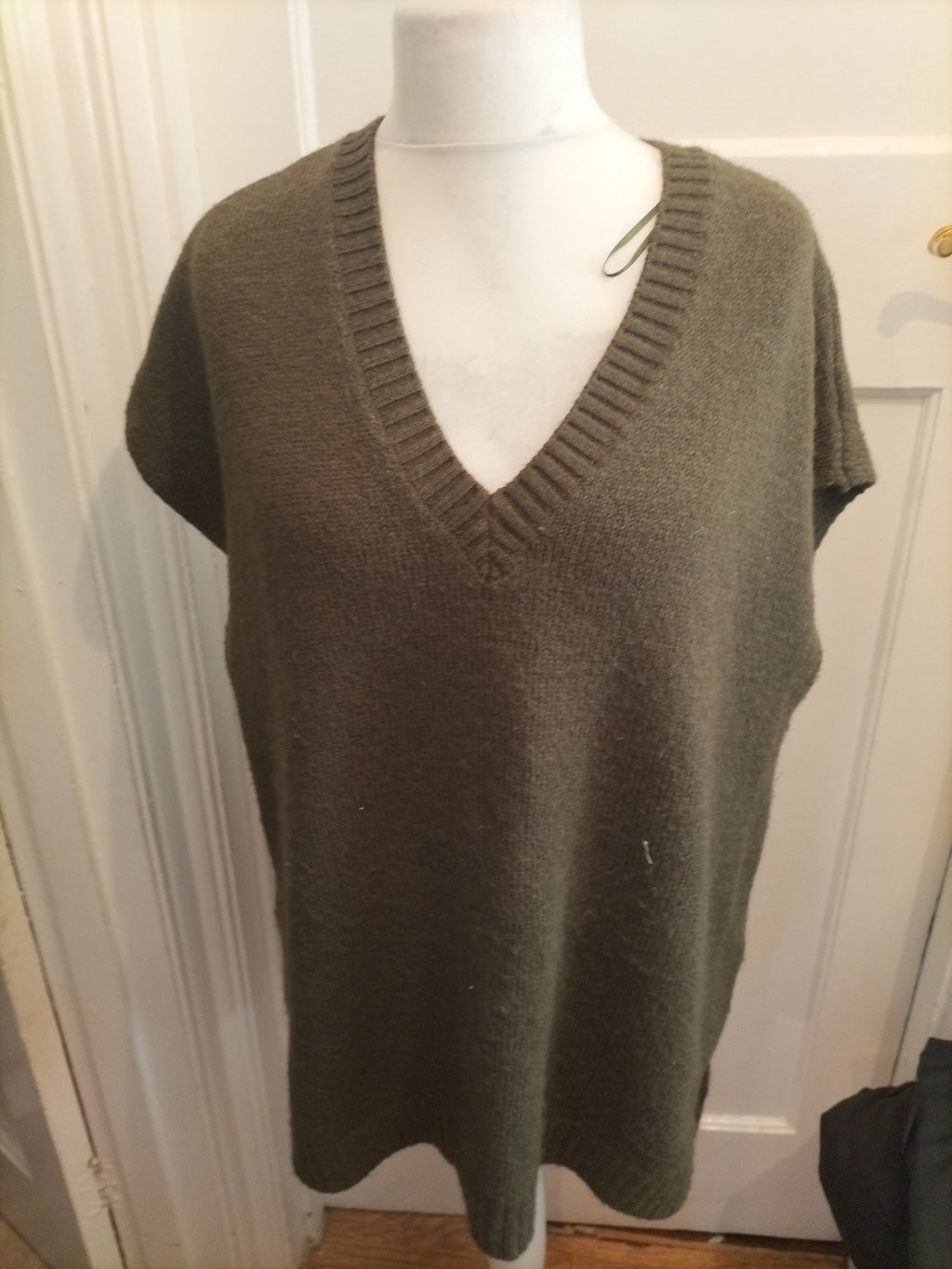 Mens Peacocks Size Large Green V Neck Jumper Sleeveless