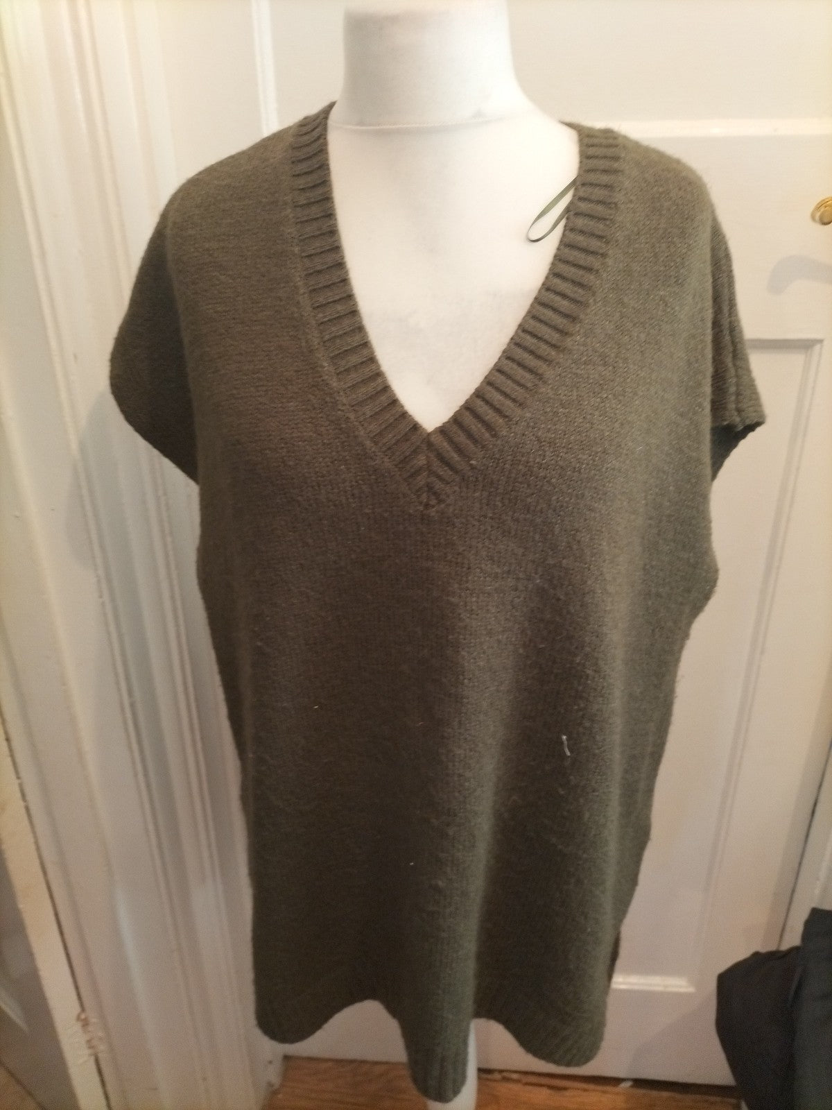 Mens Peacocks Size Large Green V Neck Jumper Sleeveless