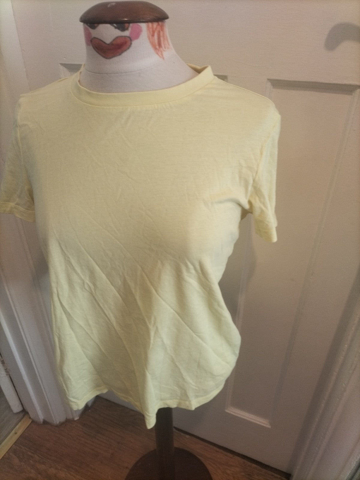Ladies Very Size 10 Lemon Short Sleeved Tshirt