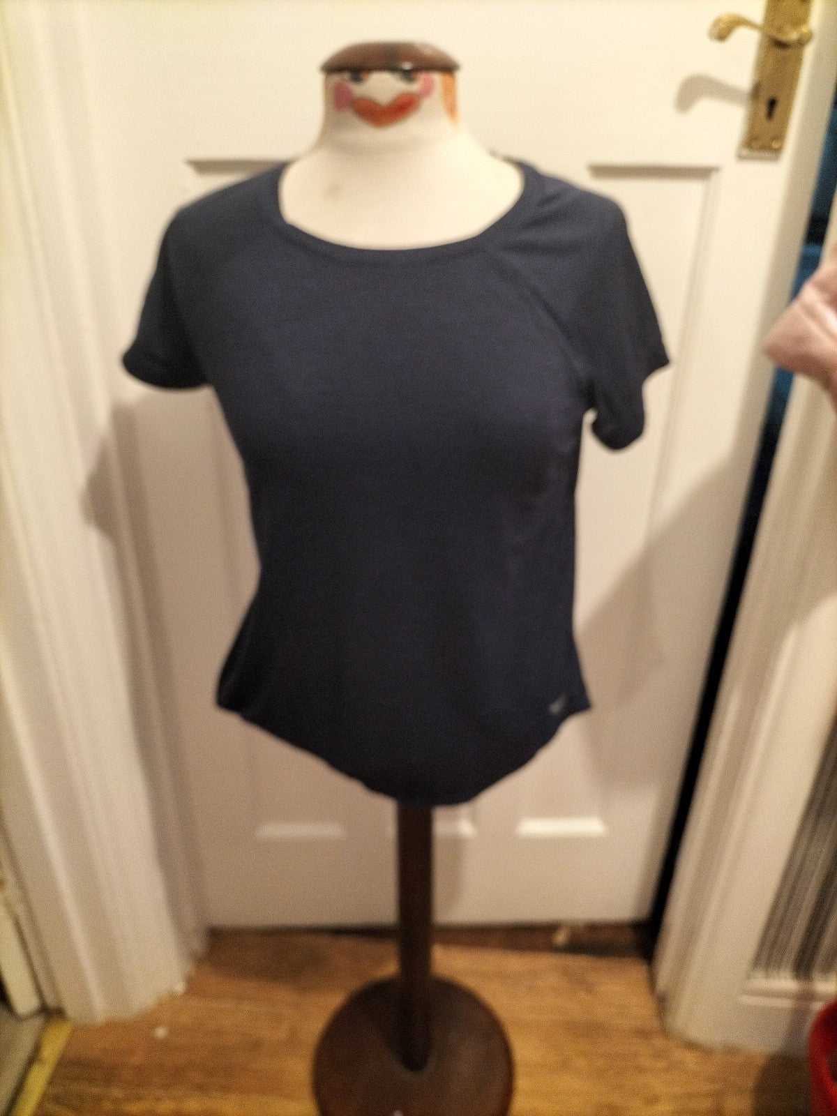 Ladies Reebok Size Small Navy Short Sleeved Tshirt