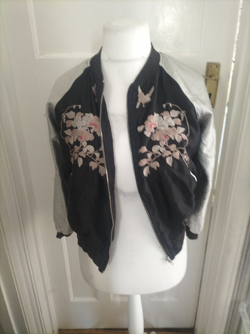 Ladies Size 10 Silver And Black Floral Full Zip Jacket