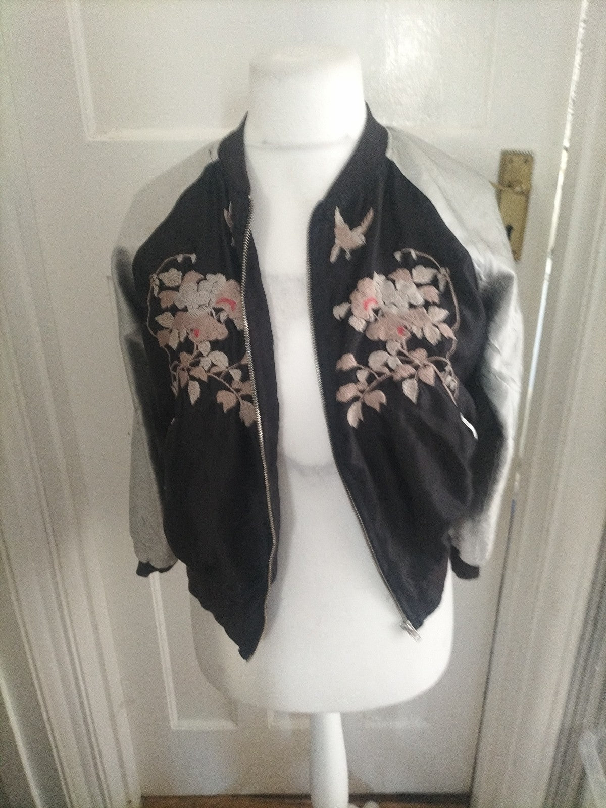Ladies Size 10 Silver And Black Floral Full Zip Jacket