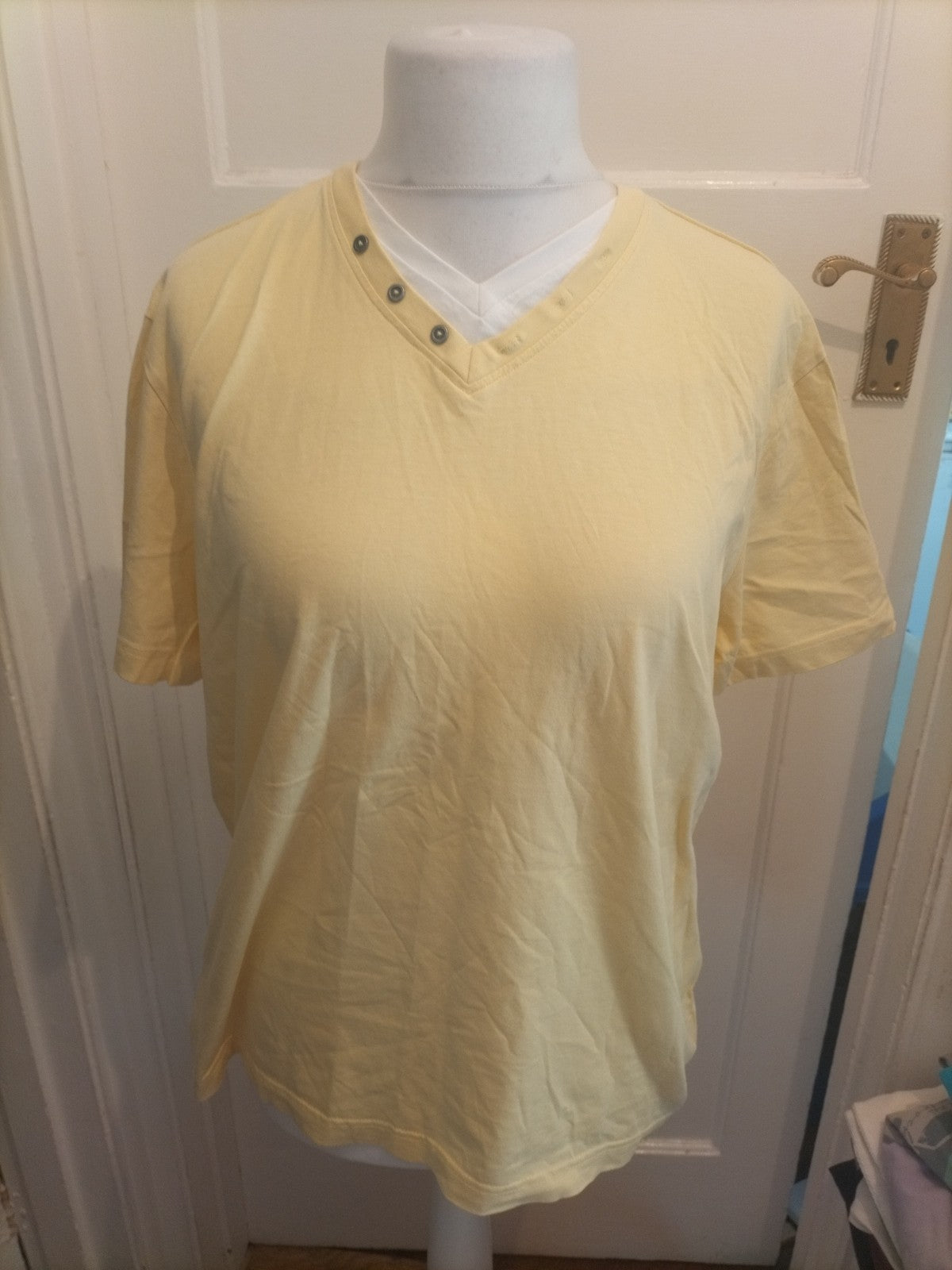Tu Fairtrafe Certified Large Pale Yellow Short Sleeve T-shirt