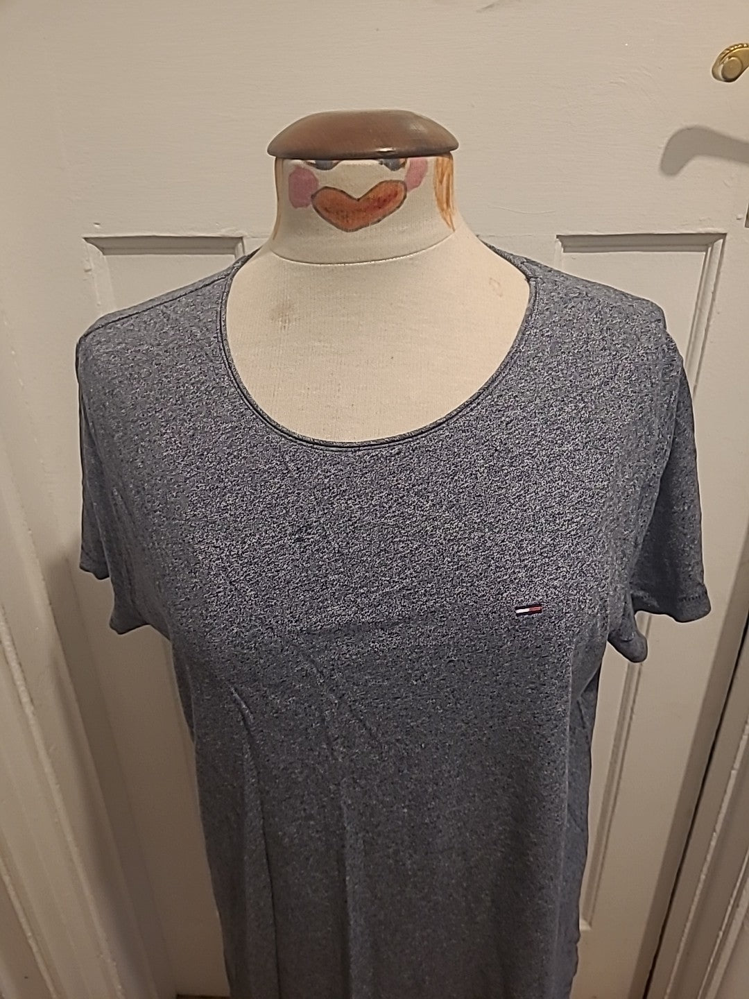 Mens Hilfiger Size Large Grey Short Sleeve T-shirt