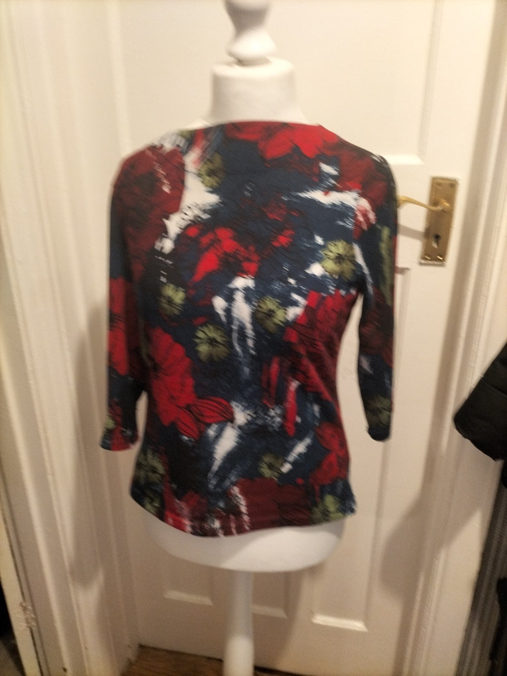 Ladies EWM Size 16 Navy/Purple Floral 3/4 Sleeve Blouse