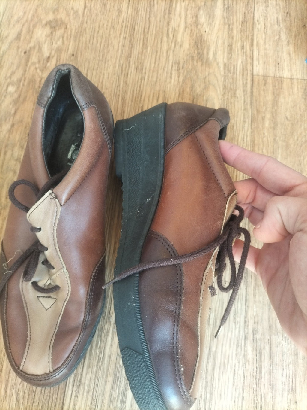 Ladies Rohde Size 4 Brown Tie Up Shoes