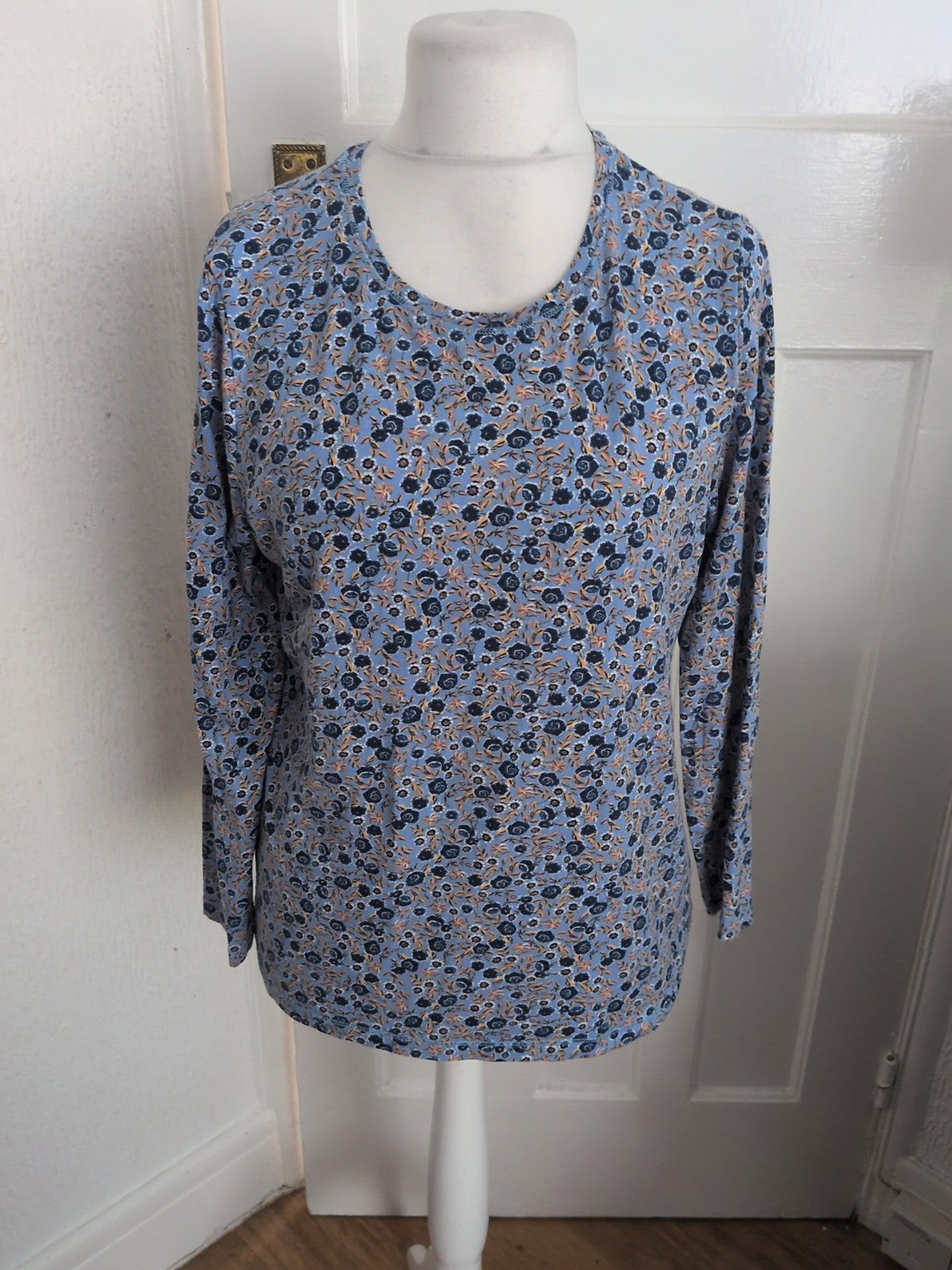 Tu 20 Blue Floral Long Sleeve Round Neck Blouse