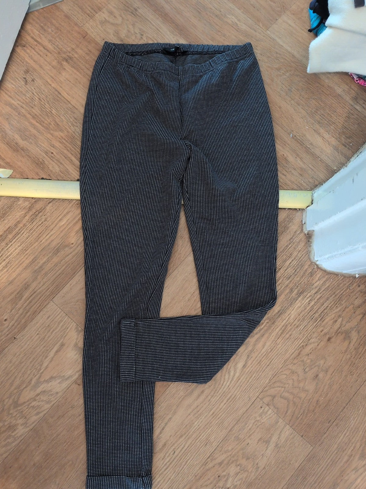 New Look 10 Black And White Dotty Pattern Leggings