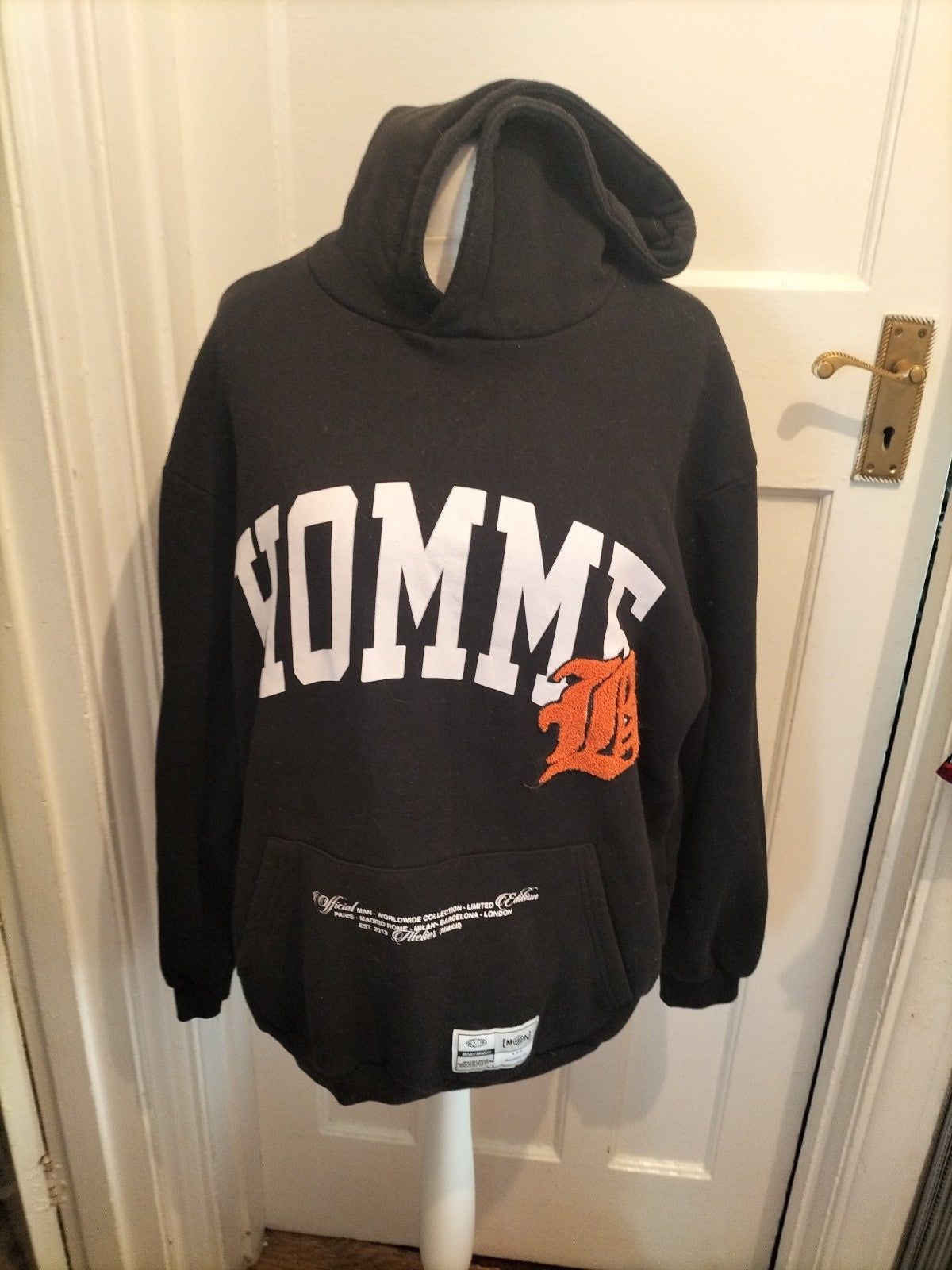 Mens Boohoo Size M Black With White Print Pullover Hoodie