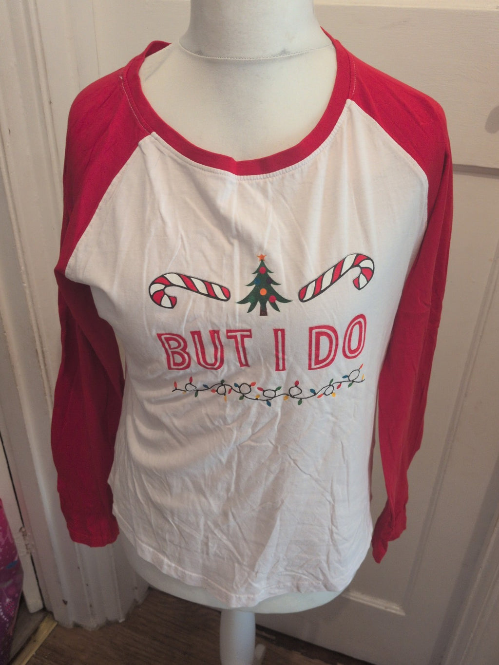 Ladies Size XL Red And White Long Sleeve Christmas Pyjama Top