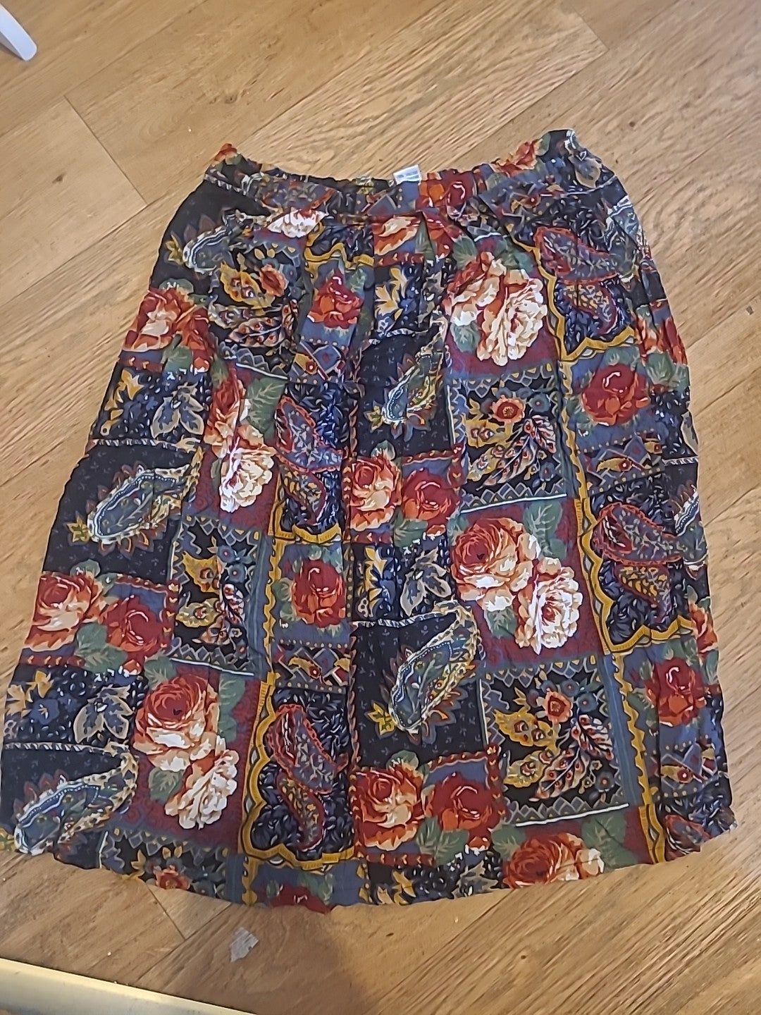 Ladies C&A Size 12 Black Floral Elasticted Skirt