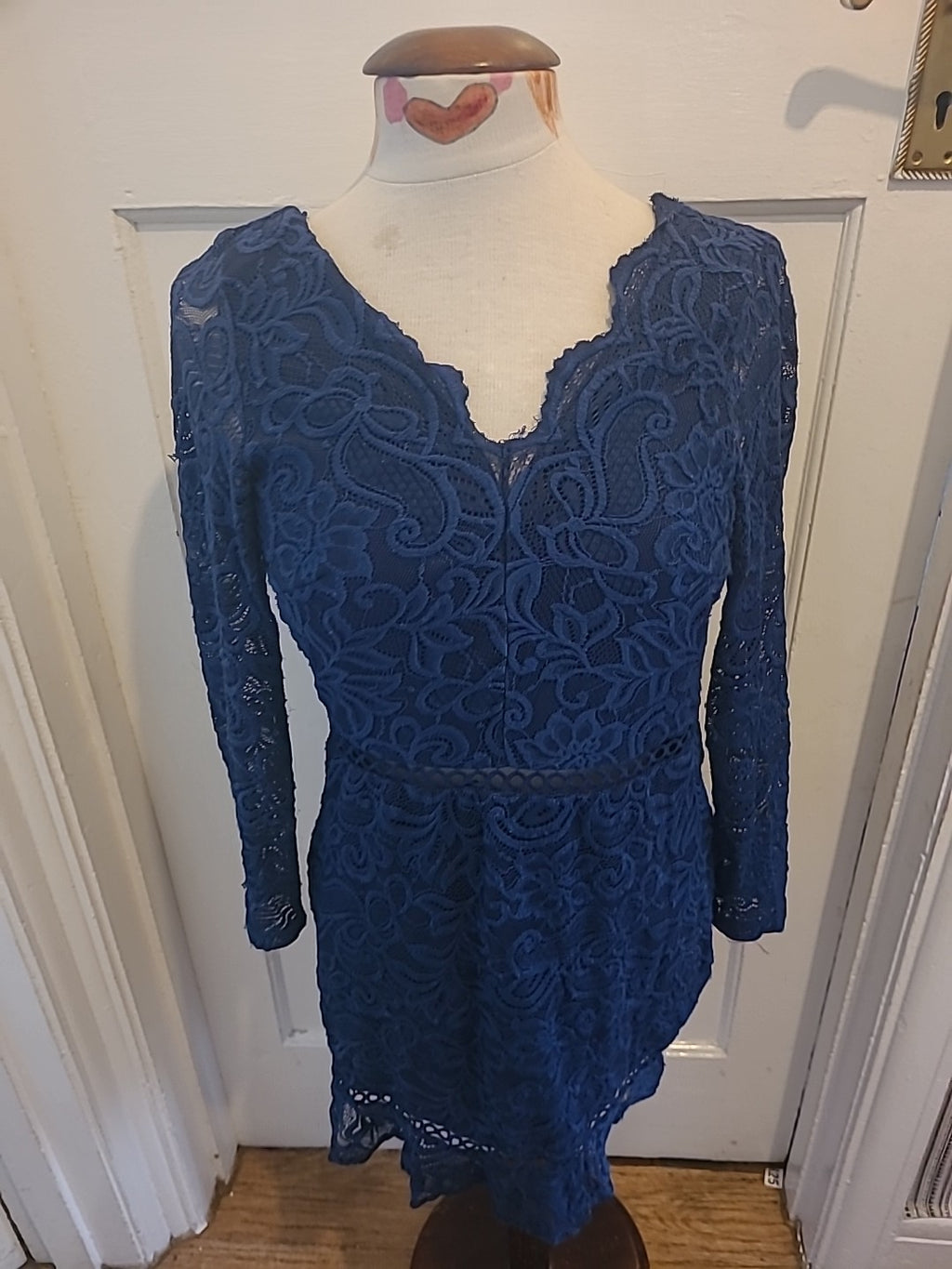 Ladies Quiz Size 10 Navy Lace Floral Lined Long Sleeved V Neck Dress