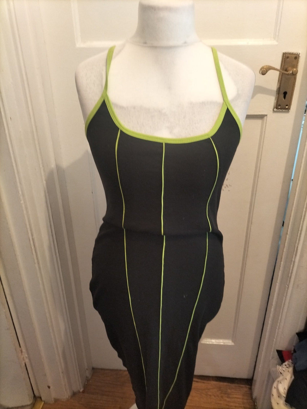 Ladies Misguided Size 10 Black And Green Pencil Dress
