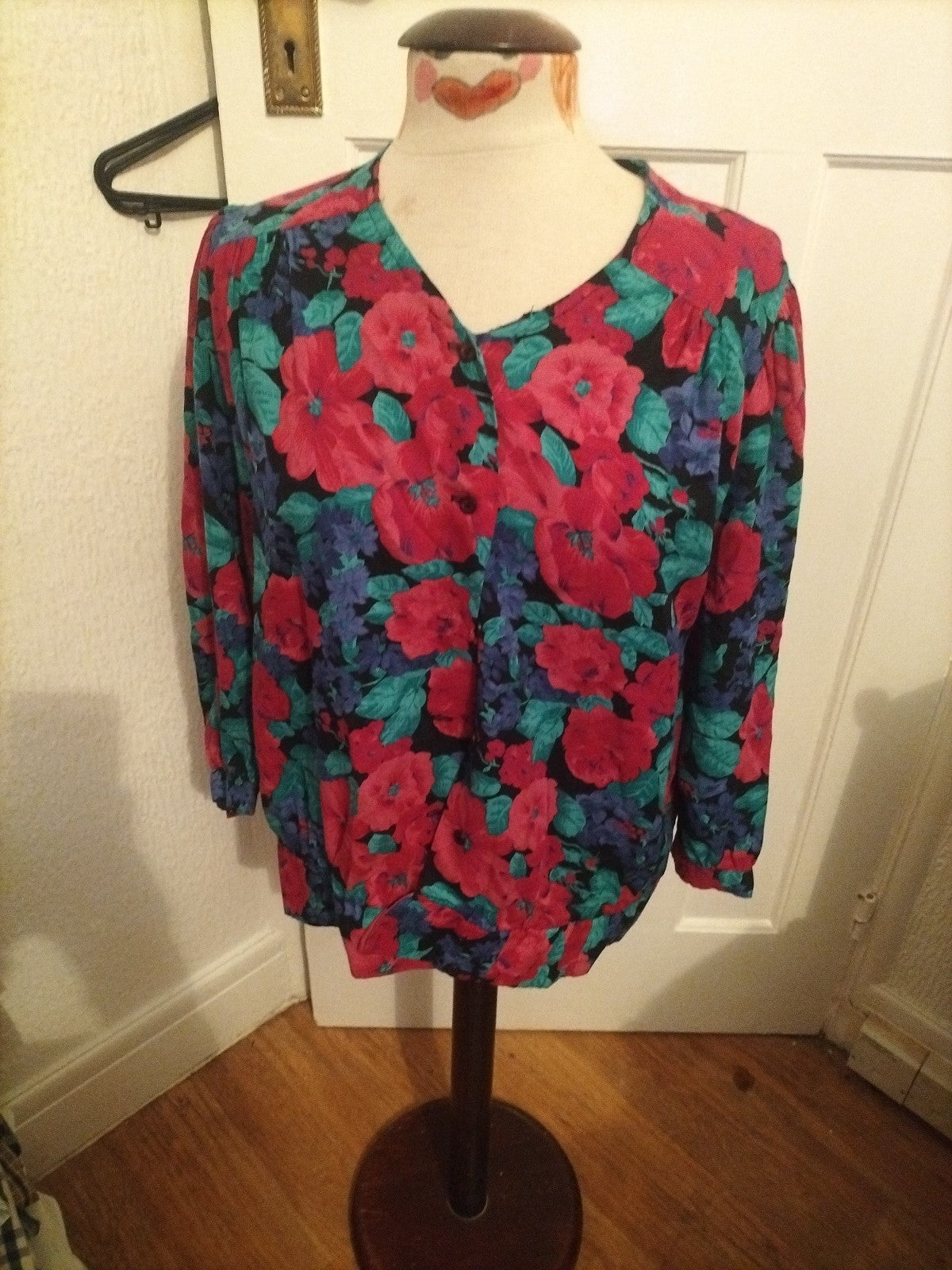 Ladies Top Notch Size 12 Multi Floral Buttoned Blouse
