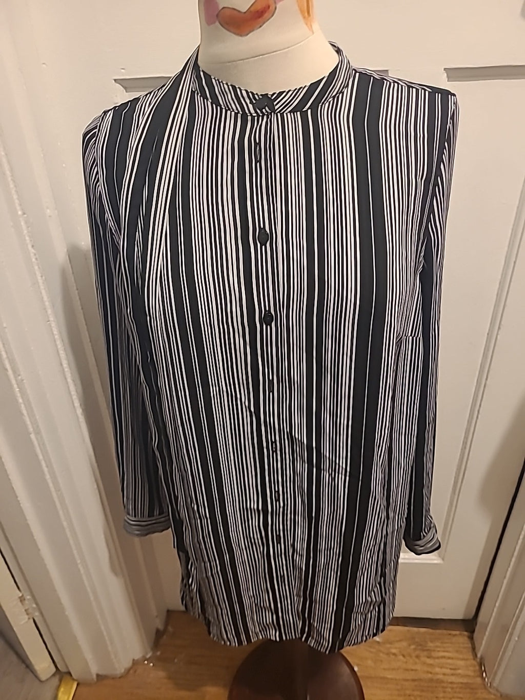 Ladies Papaya Smart Size 14 Black/White Striped Long Sleeved Buttoned Blouse