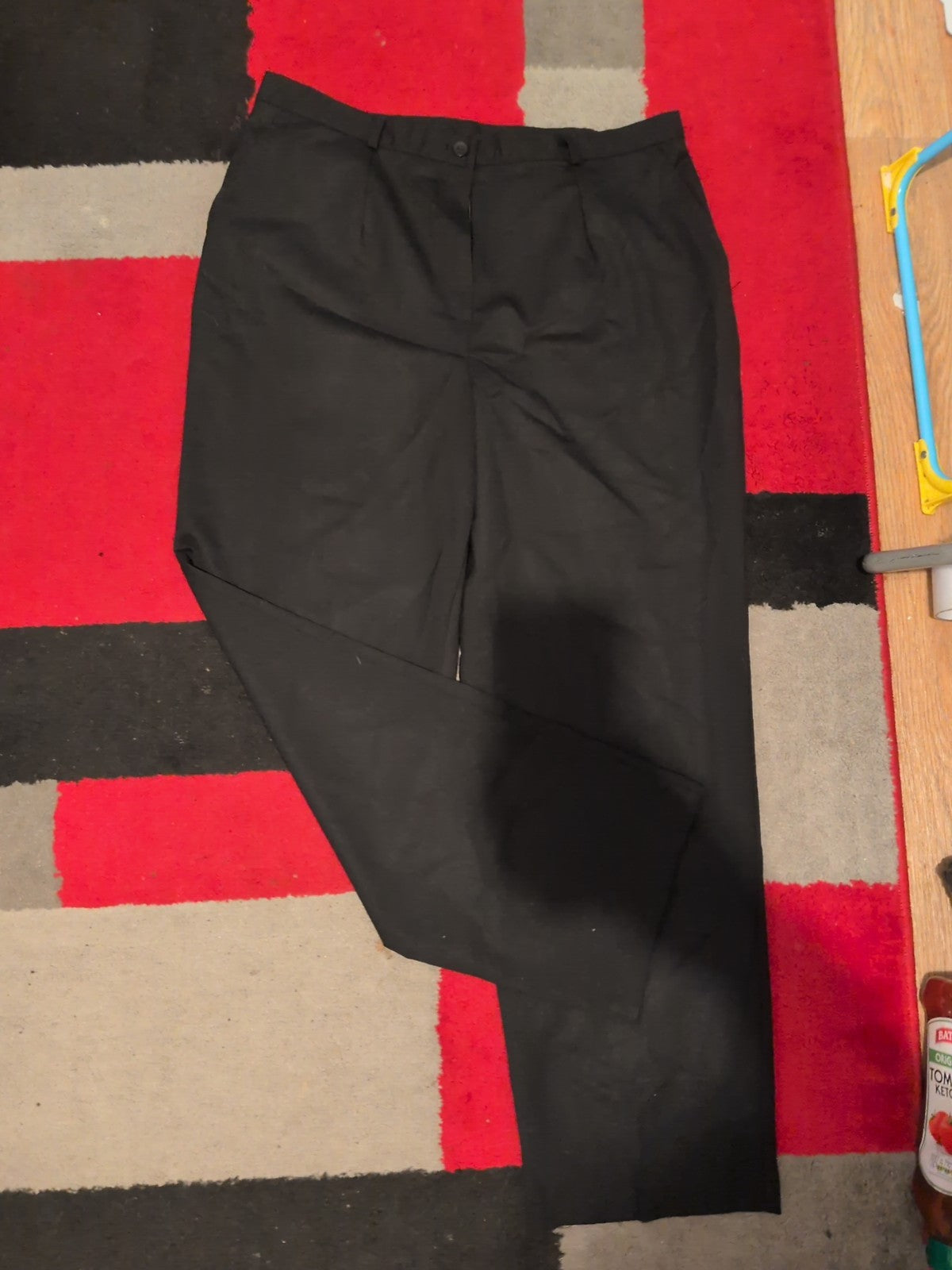 Ladies Country Collection Size 18 Leg 30 Black Trousers