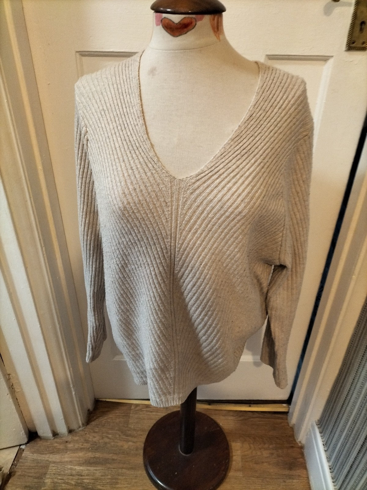 Ladies Size Large Cream(bobbling) V Neck Jumper