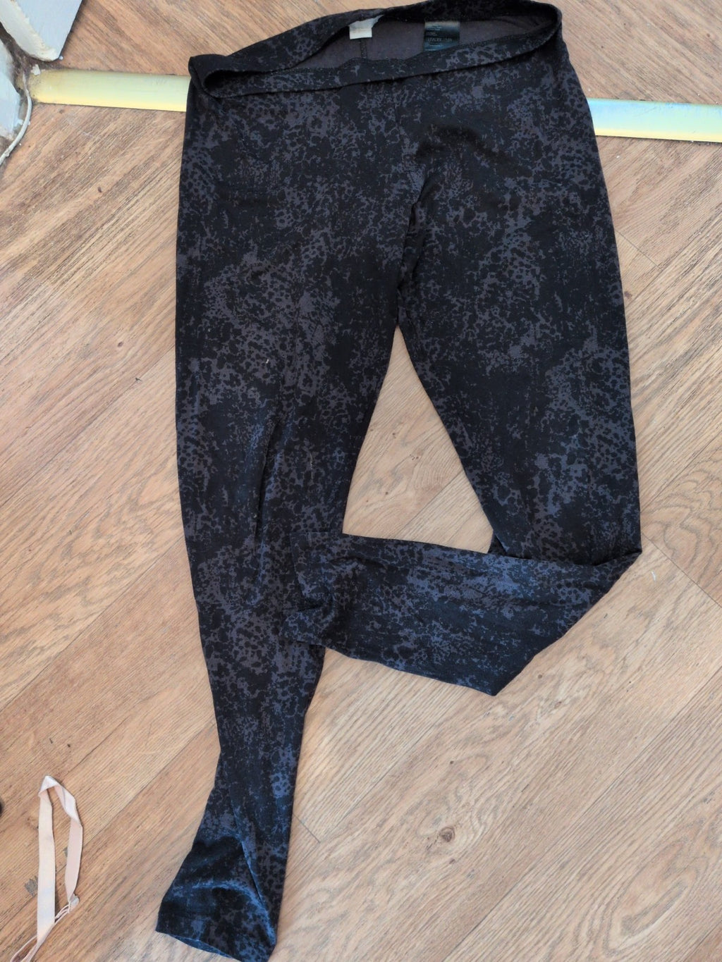 H&M Medium Black And Grey Full Length Leggings
