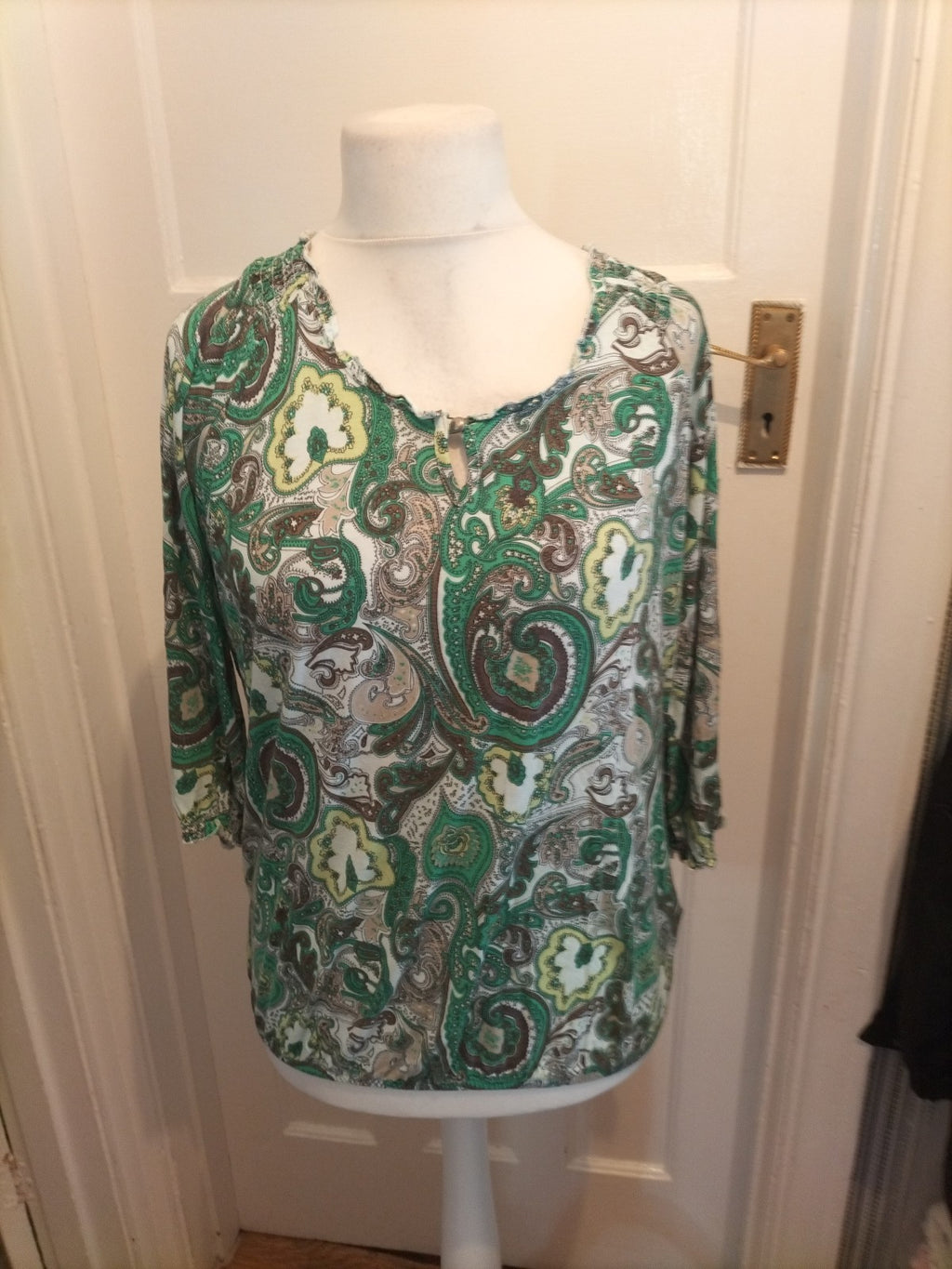 Ladies Michele Boyard Size Large Green And White Long Sleeved Blouse
