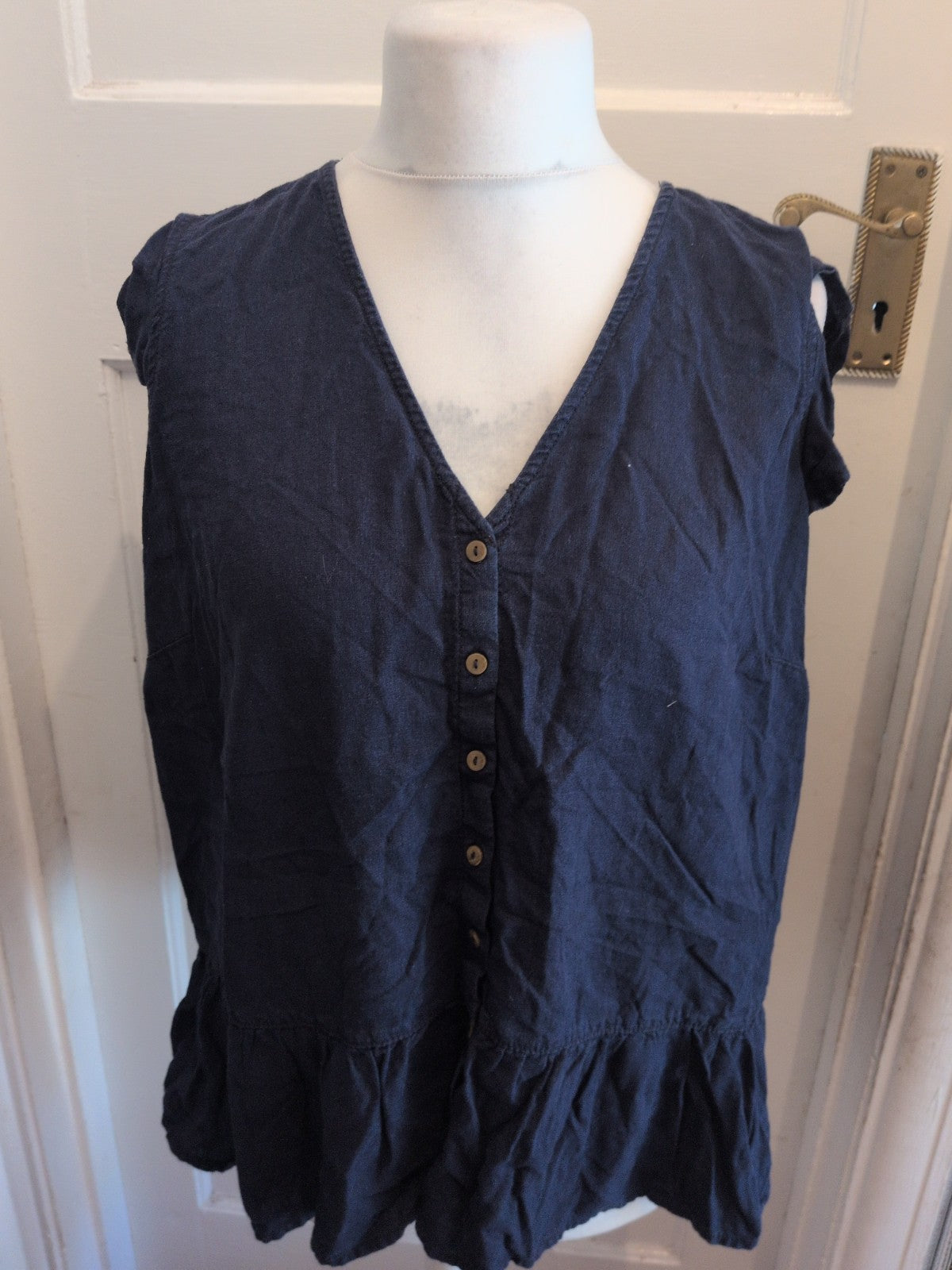 Ladies Papaya Size 20 Navy Buttoned Sleeveless Blouse